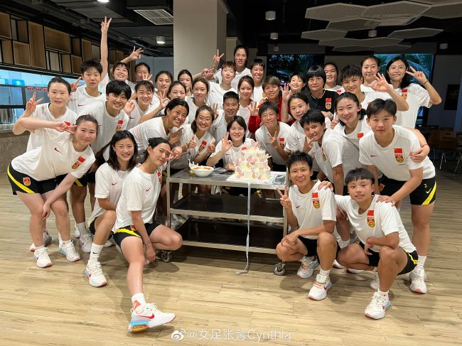 内维尔说道：“曼城表现还是很稳定，但他们丢分越多，给其他人带来的鼓励就越大，人们就越会认为英超有机会发生一些事情。